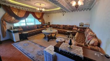 Apartment, Terrace, Marina View | Living area