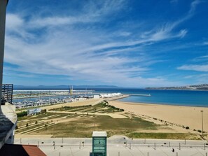 Apartamento, terraço, vista para a marina | Vista para praia/oceano