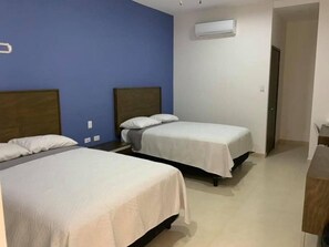 Familie-dobbeltværelse | Arbejdsområde til bærbare computere, gratis Wi-Fi