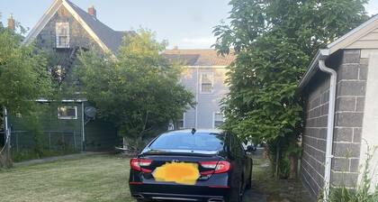 Modern Guest Vacation Home Nearby Niagara Falls