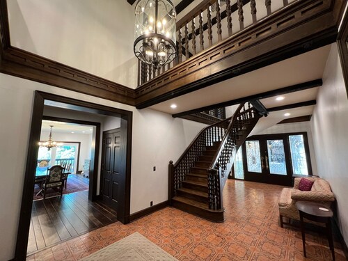 Welcome to The Urban Mansion in Midtown Tallahassee