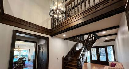 Welcome to The Urban Mansion in Midtown Tallahassee