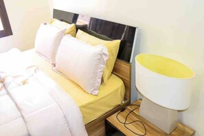 2 bedrooms, iron/ironing board, WiFi, bed sheets - Stunning Airbnb in Gombe (DRC) (Kinshasa)