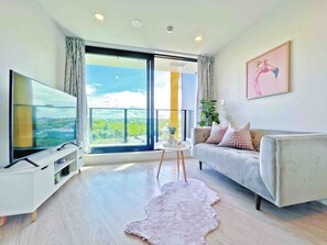 Smart TV - Ponsonby View 1-Bedroom with Pool in the City Centre (Auckland)