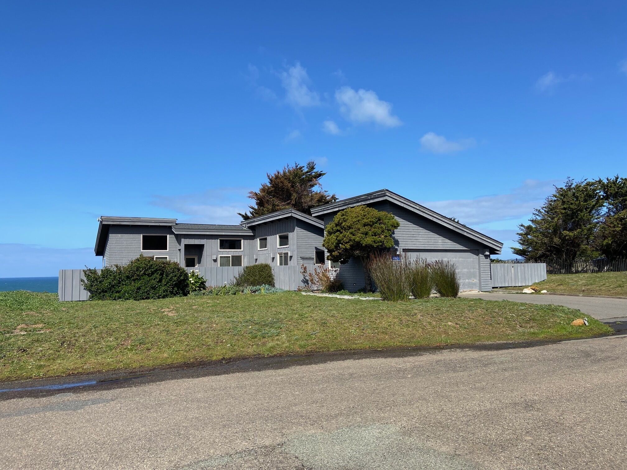 Stunning haven on the California coast overlooking the Pacific Ocean