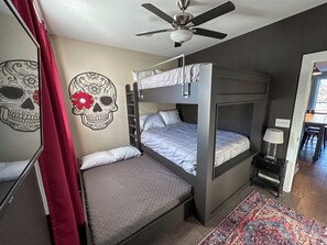4 bedrooms, iron/ironing board, free WiFi, bed sheets