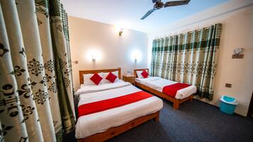 Ropa de cama de alta calidad, escritorio, wifi gratis y ropa de cama