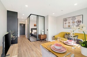 1 bedroom, iron/ironing board, free WiFi, bed sheets - Relaxing 1 Bedroom Studio with Balcony Gym&Pool (Auckland)