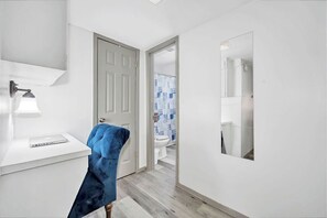 Hårføner, håndklær, såpe og sjampo