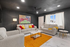 Smart TV, computer monitors