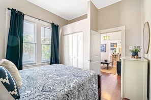 1 chambre, bureau, fer et planche à repasser, Wi-Fi