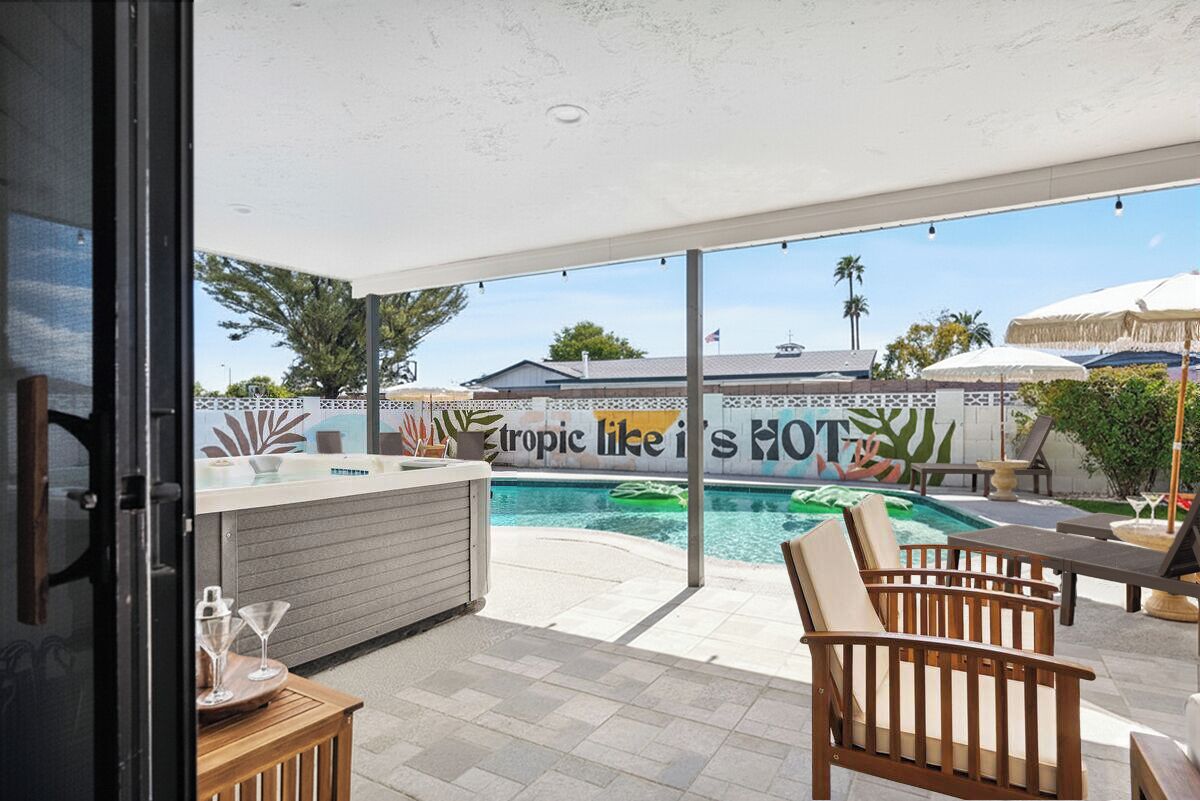 Outdoor pool, a heated pool