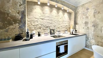 Kühlschrank, Ofen, Herdplatte, Geschirrspüler