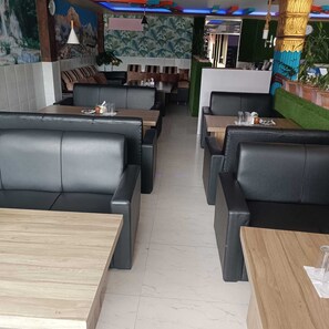 Restaurant - Hotel Yes (Bardibas)