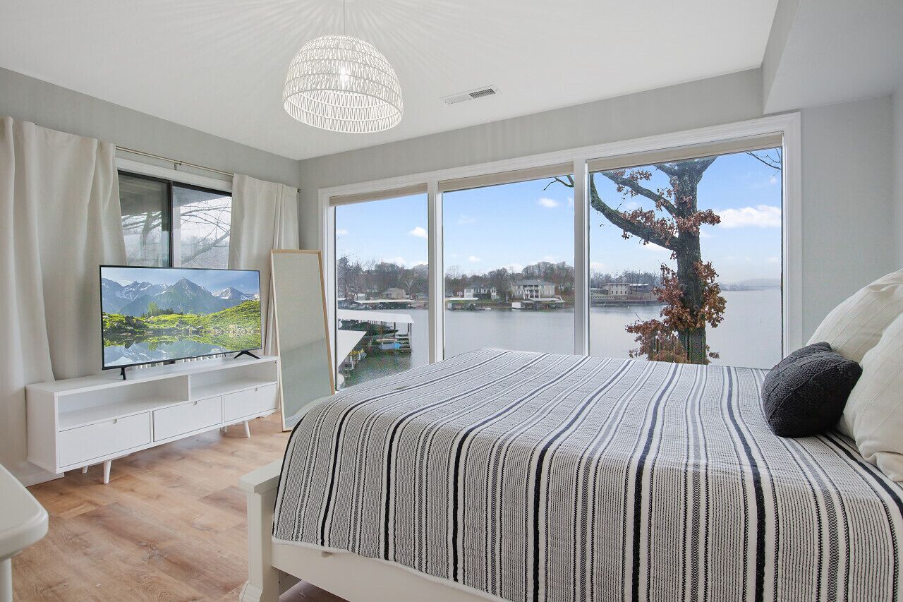 Sunshine Chalet – Three Pools, Playground, & More!