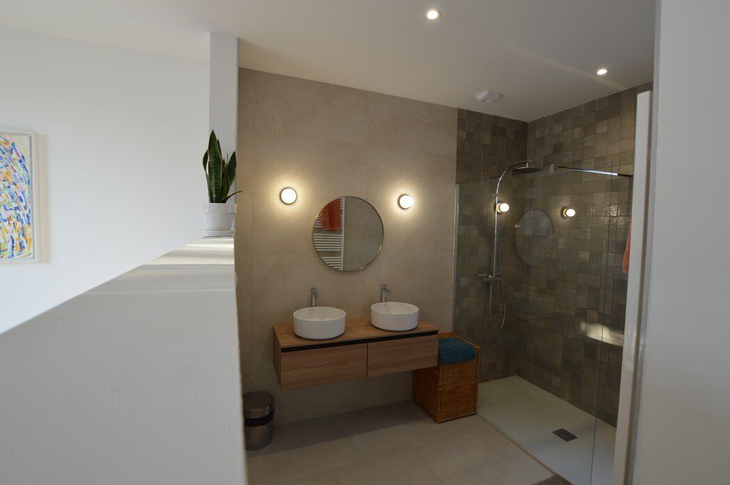 Douche, serviettes fournies