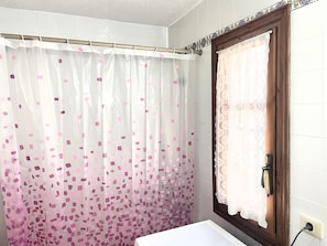 Bathtub