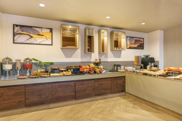 Breakfast buffet - D Square Statue of Unity Kevadia, a member of Radisson Individuals (Garudeshwar)