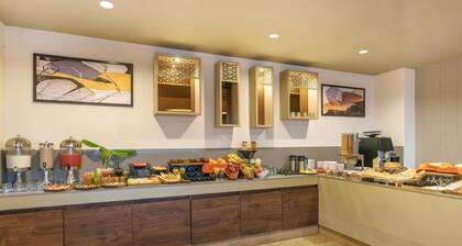 D Square Statue of Unity Kevadia, a member of Radisson Individuals