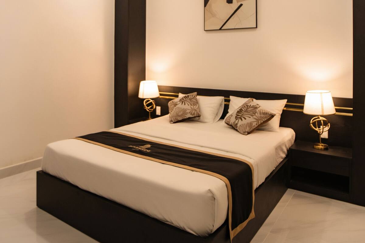 Standard Double Room | Minibar, desk, WiFi (free)