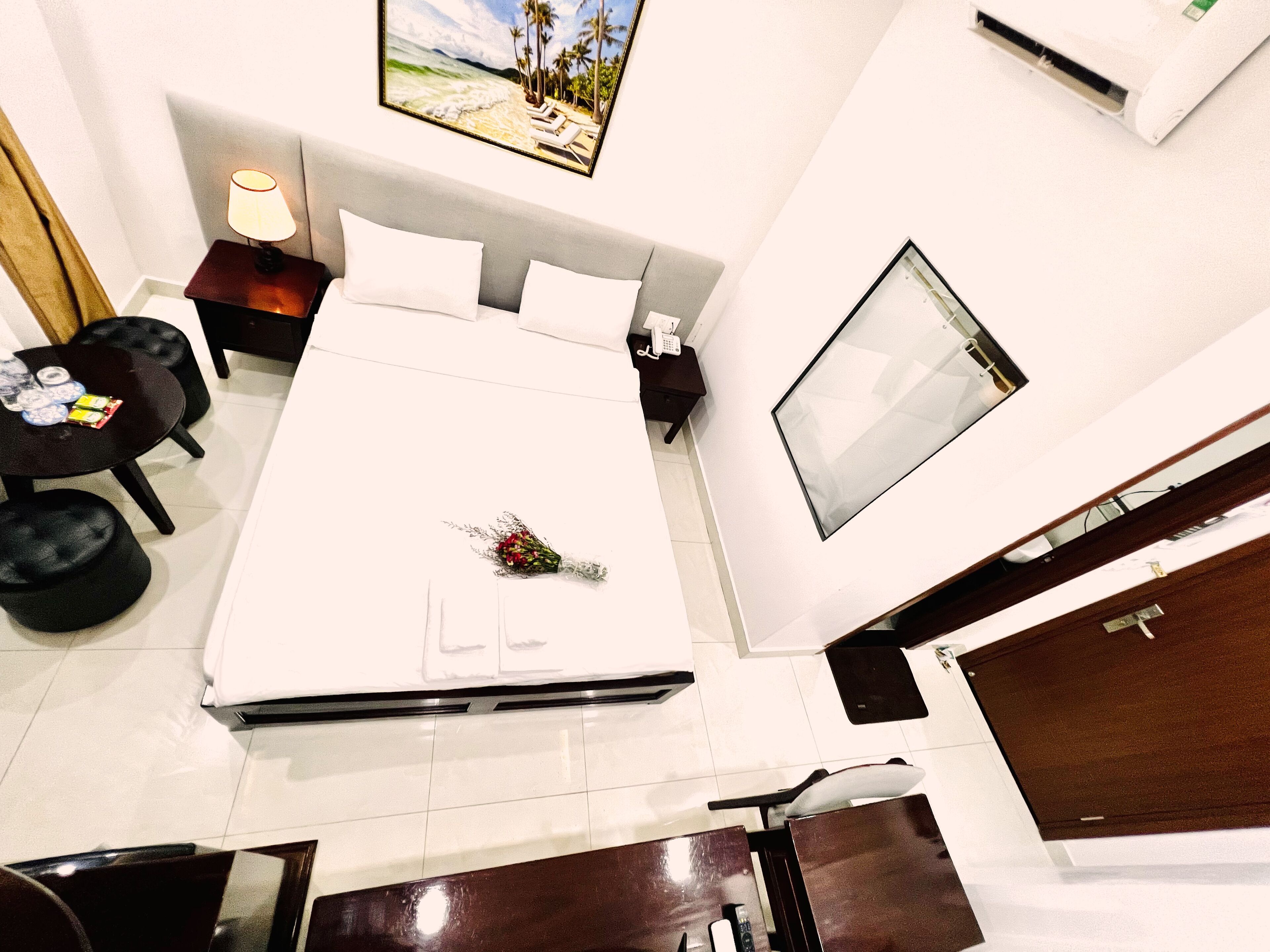 minibar, individually furnished, desk, free wifi