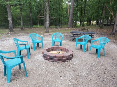 House 1 mile from Lake Ouachita and minutes from Hot Springs Arkansas. 