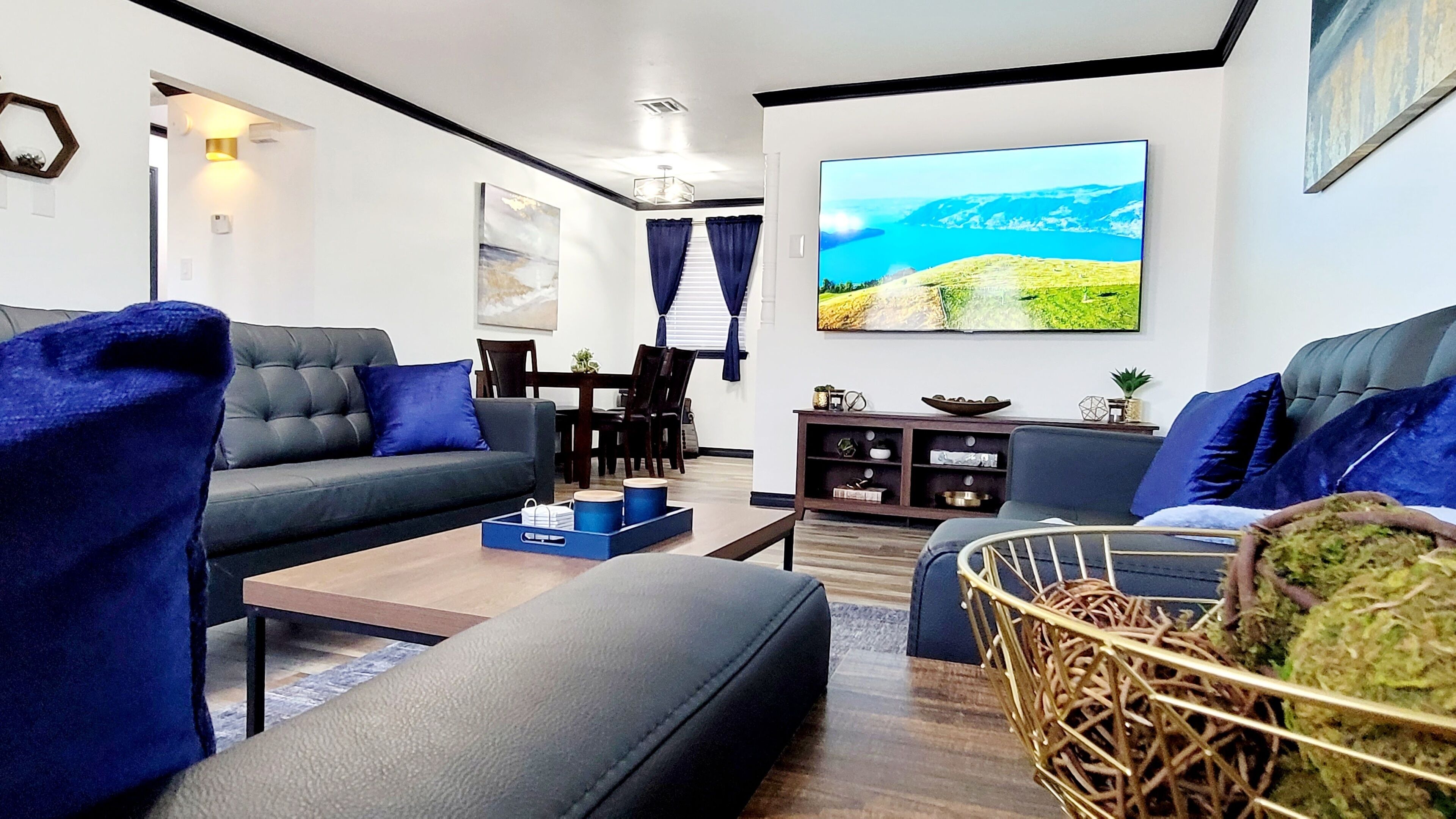 The Blue House : Casual Elegance by Ft. Sill, Shops & Mountains