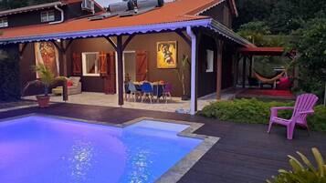 Piscine extérieure, piscine chauffée