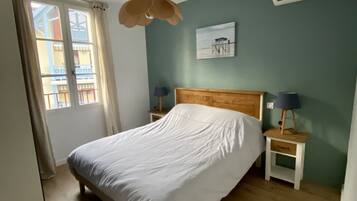 7 bedrooms, iron/ironing board, free WiFi, bed sheets
