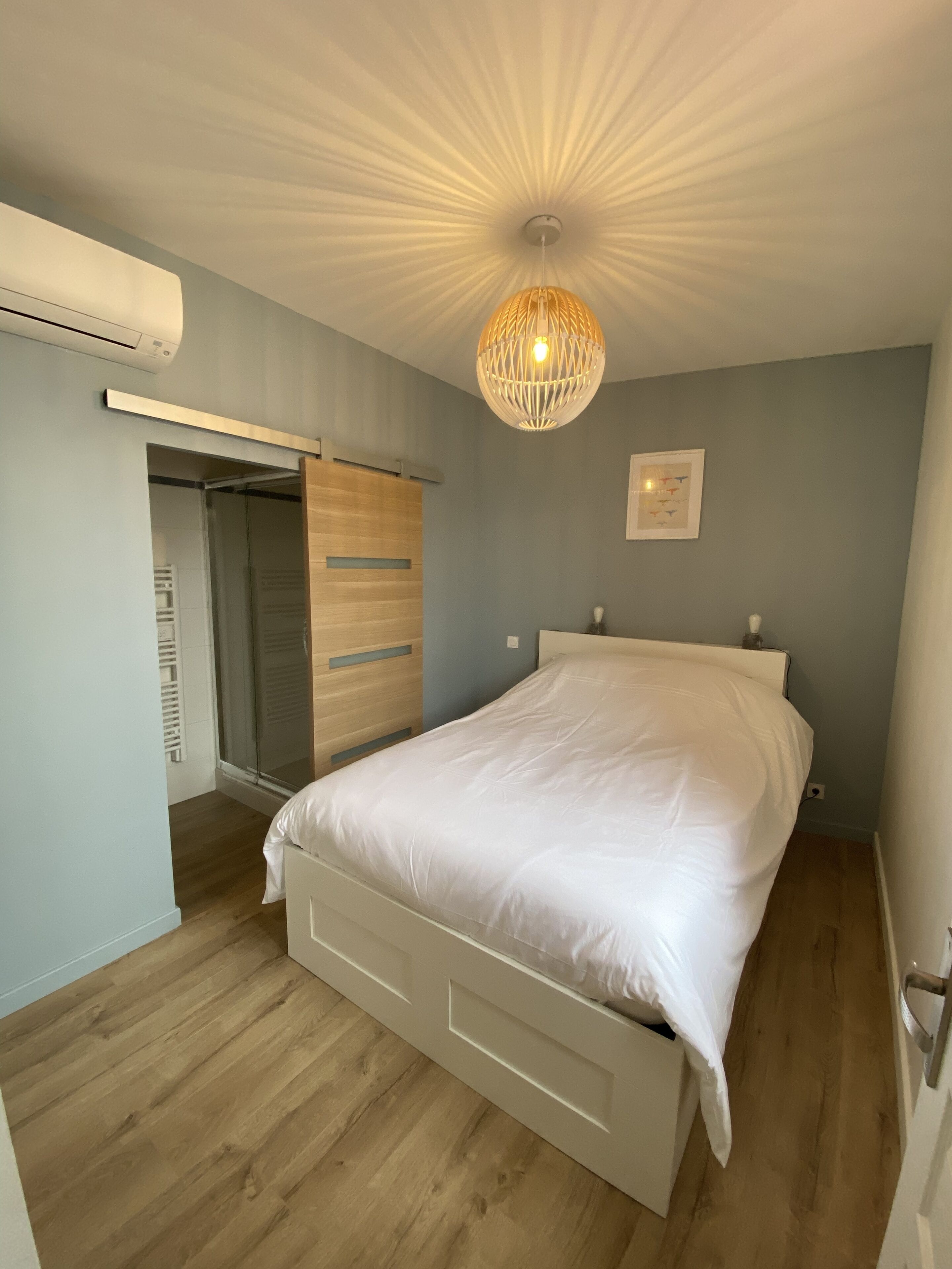 7 bedrooms, iron/ironing board, free WiFi, bed sheets