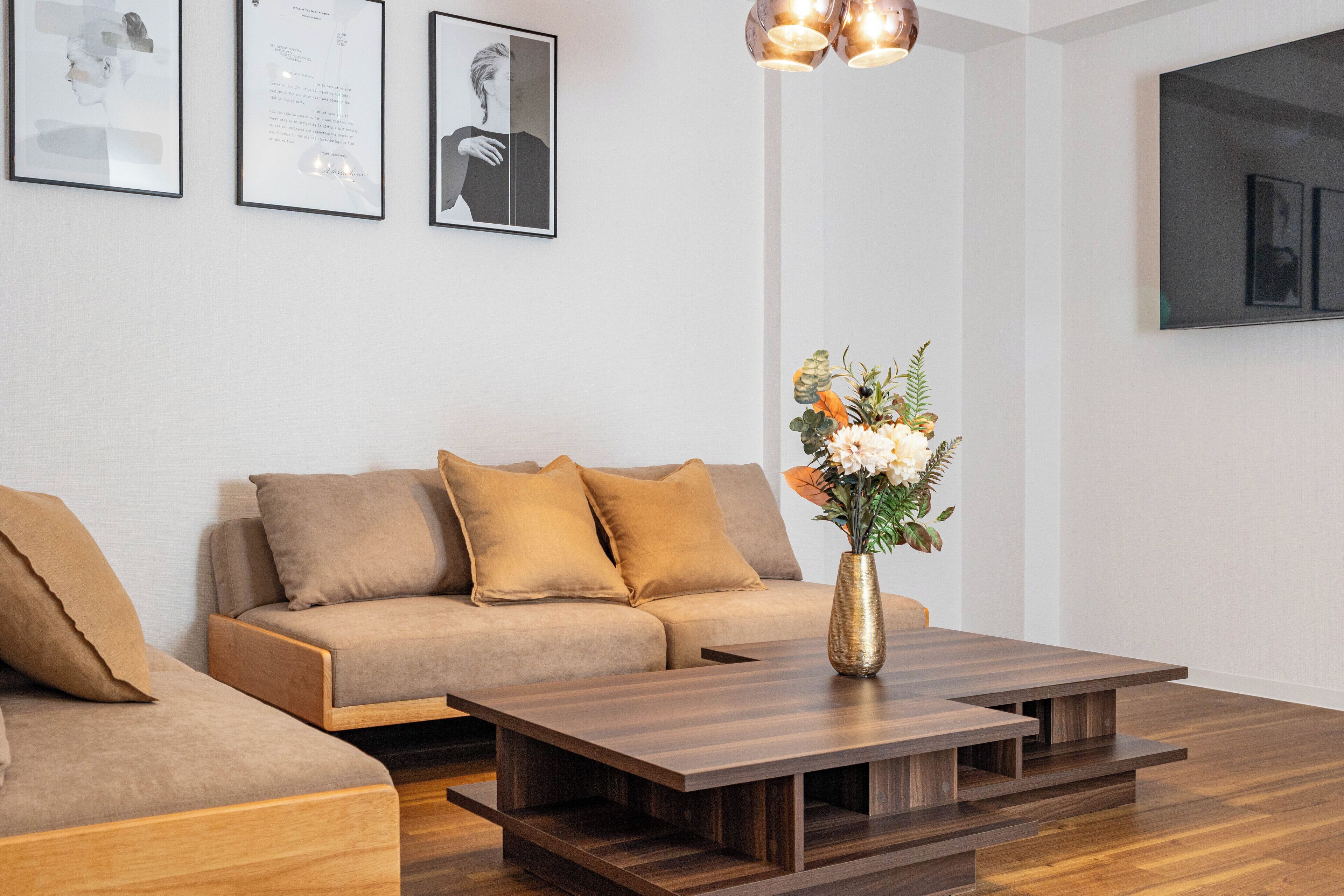 เบสิกอพาร์ทเมนท์ | บริเวณนั่งเล่น | ทีวีจอแบน