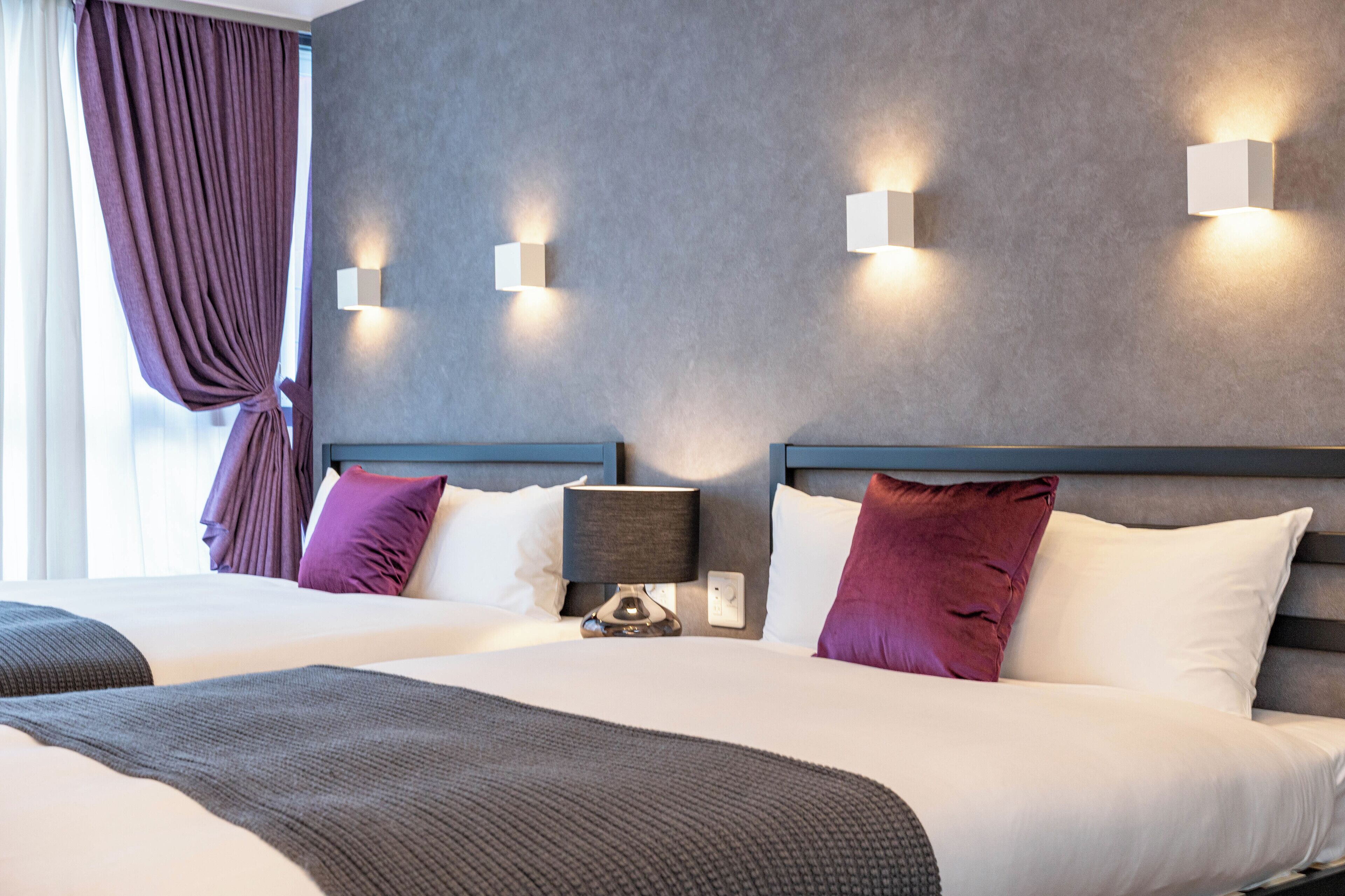 ART NAMBA HIGASHI 4F No Smoking | Free WiFi