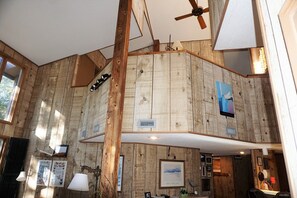 Interior - Windrush - Architectural Wonder, Short Walk to the Beach (Pawleys Island)