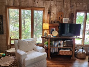 TV - Windrush - Architectural Wonder, Short Walk to the Beach (Pawleys Island)