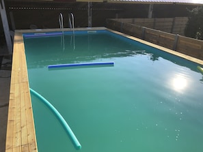 室外游泳池,恒温泳池