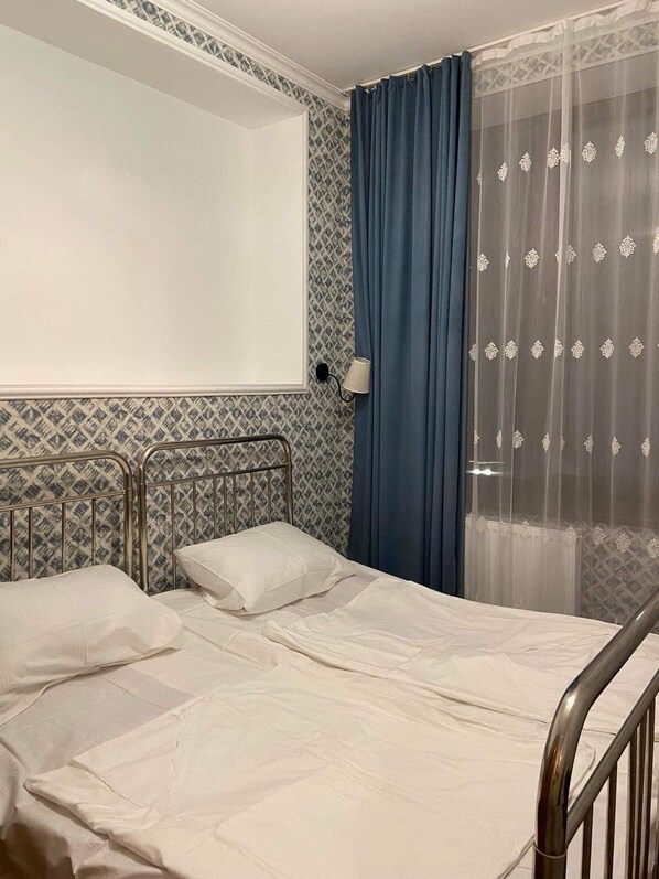 4 bedrooms, WiFi, bed sheets