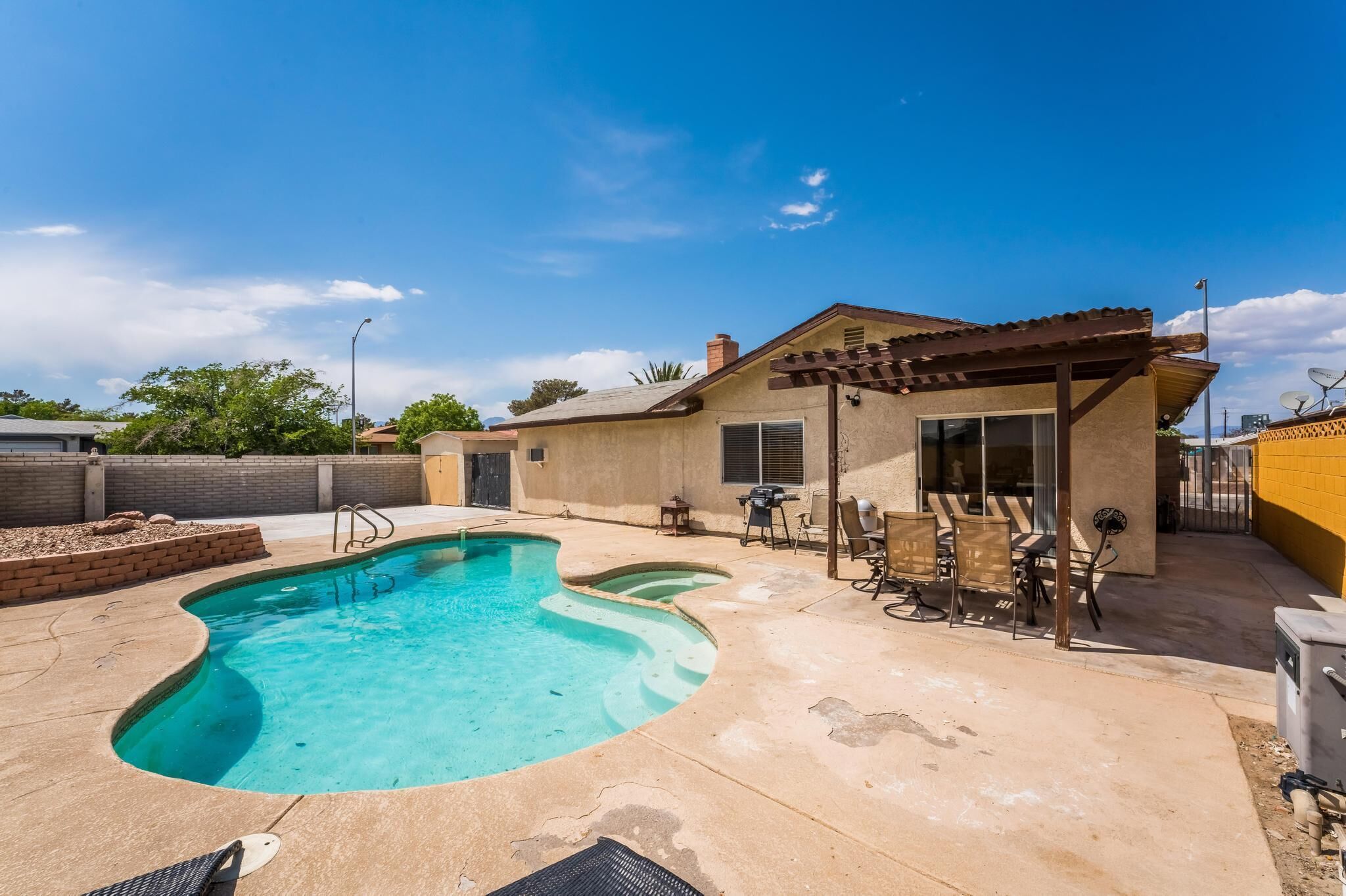 Welcome to Fabulous Las Vegas!<br><br>Located minutes away from the Las Vegas Strip