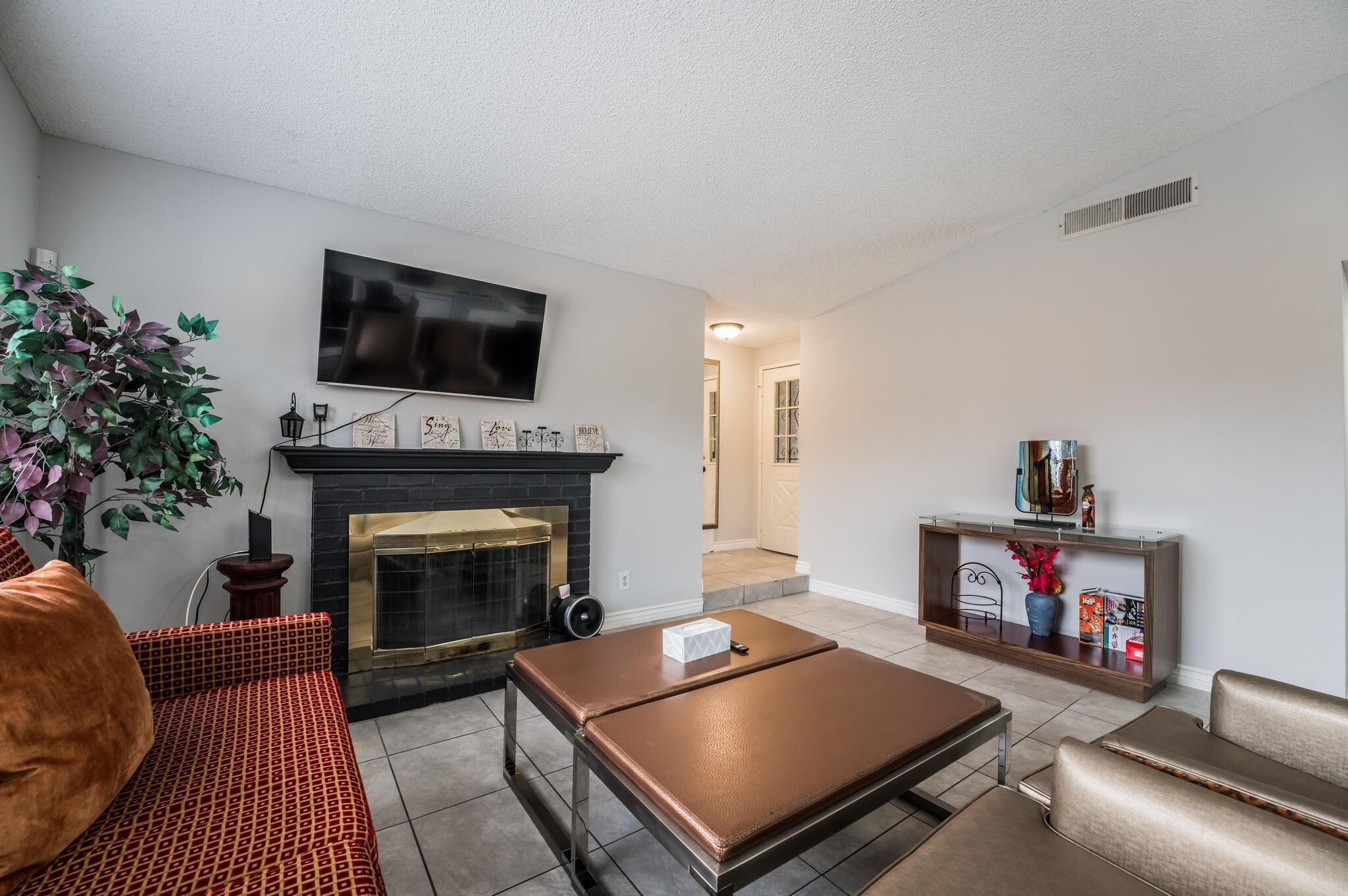 Welcome to Fabulous Las Vegas!<br><br>Located minutes away from the Las Vegas Strip