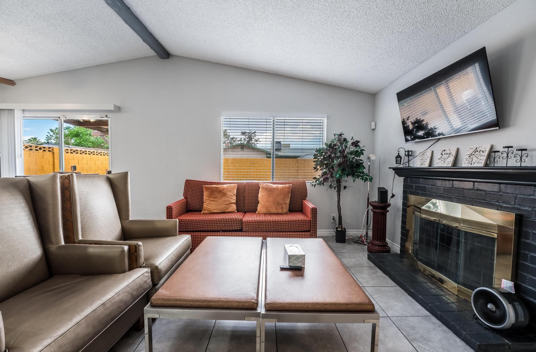 Welcome to Fabulous Las Vegas!<br><br>Located minutes away from the Las Vegas Strip