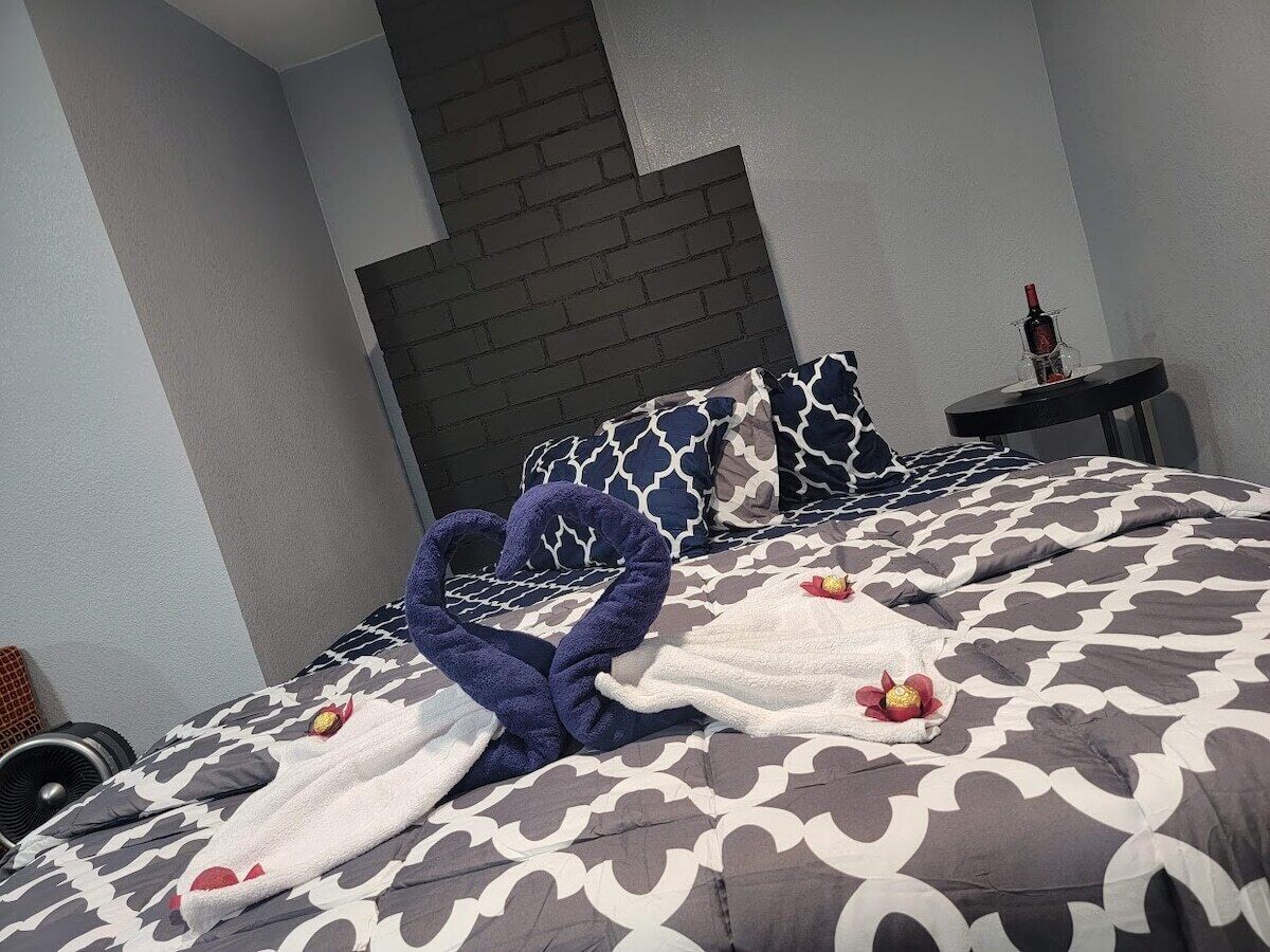 This house is a 0 bedroom(s), 1 bathrooms, located in Las Vegas, NV.