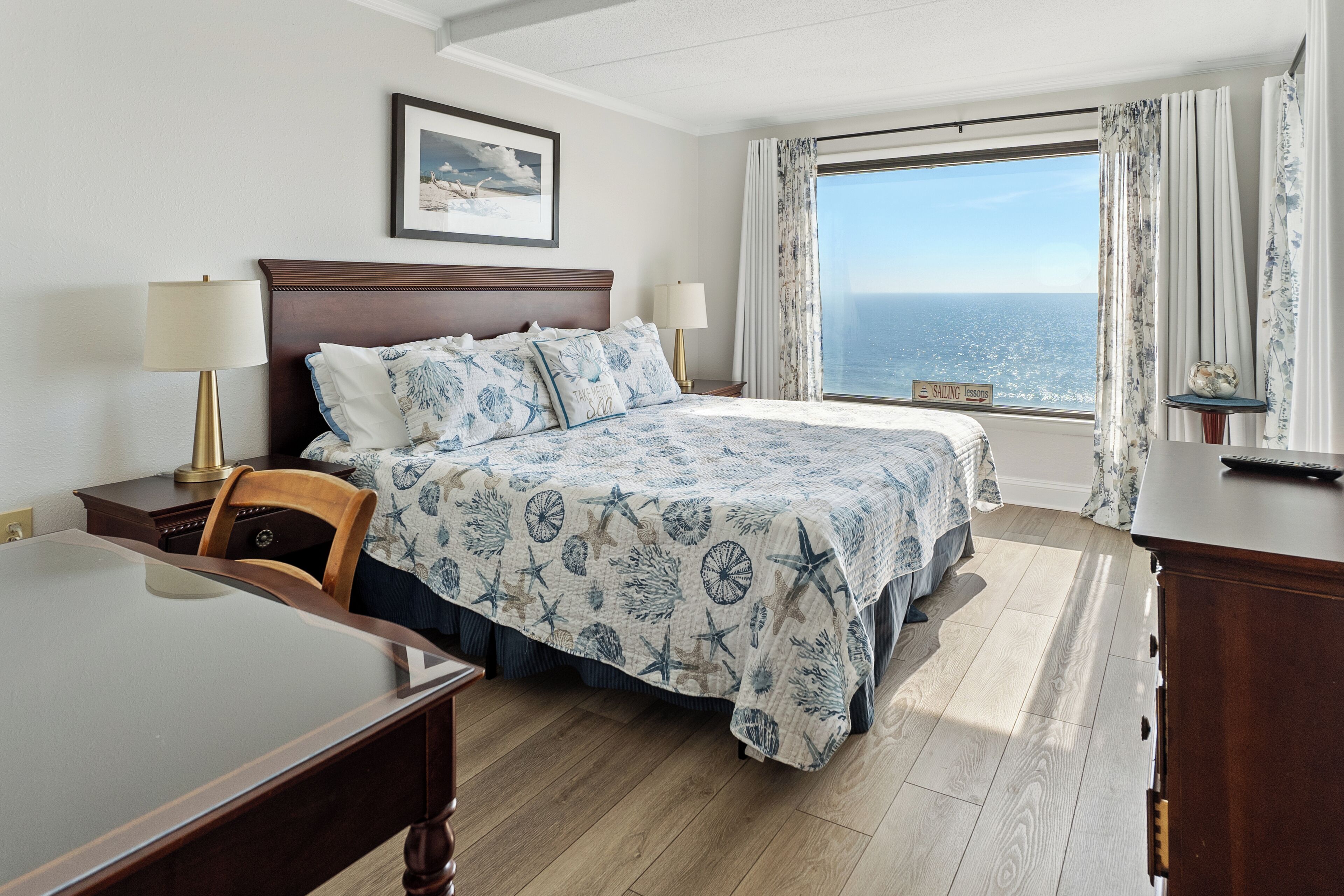 2 bedrooms, iron/ironing board, free WiFi