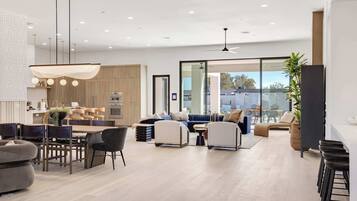 TV, fireplace, offices