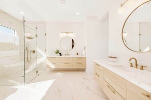 Douche, séchoir à cheveux