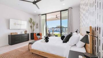 7 bedrooms, iron/ironing board, travel cot, WiFi