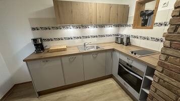 Kühlschrank, Ofen, Herdplatte, Geschirrspüler