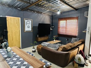 Smart TV, stereo - Secluded farm house in the village (Omuthiya)