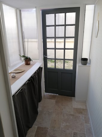 内装. Charming 70m2 town house 15kms from the sea and 4 kms from Caen. Parking