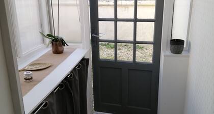 Charmante petite maison de ville 70m2 Ă 15kms de la mer et Ă 4 kms de Caen