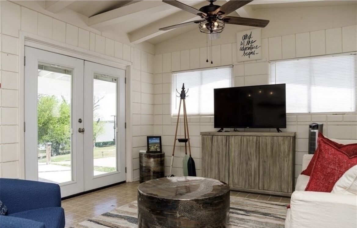 Lakefront Family Home