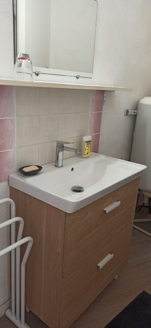 Toallas y papel de baño 
